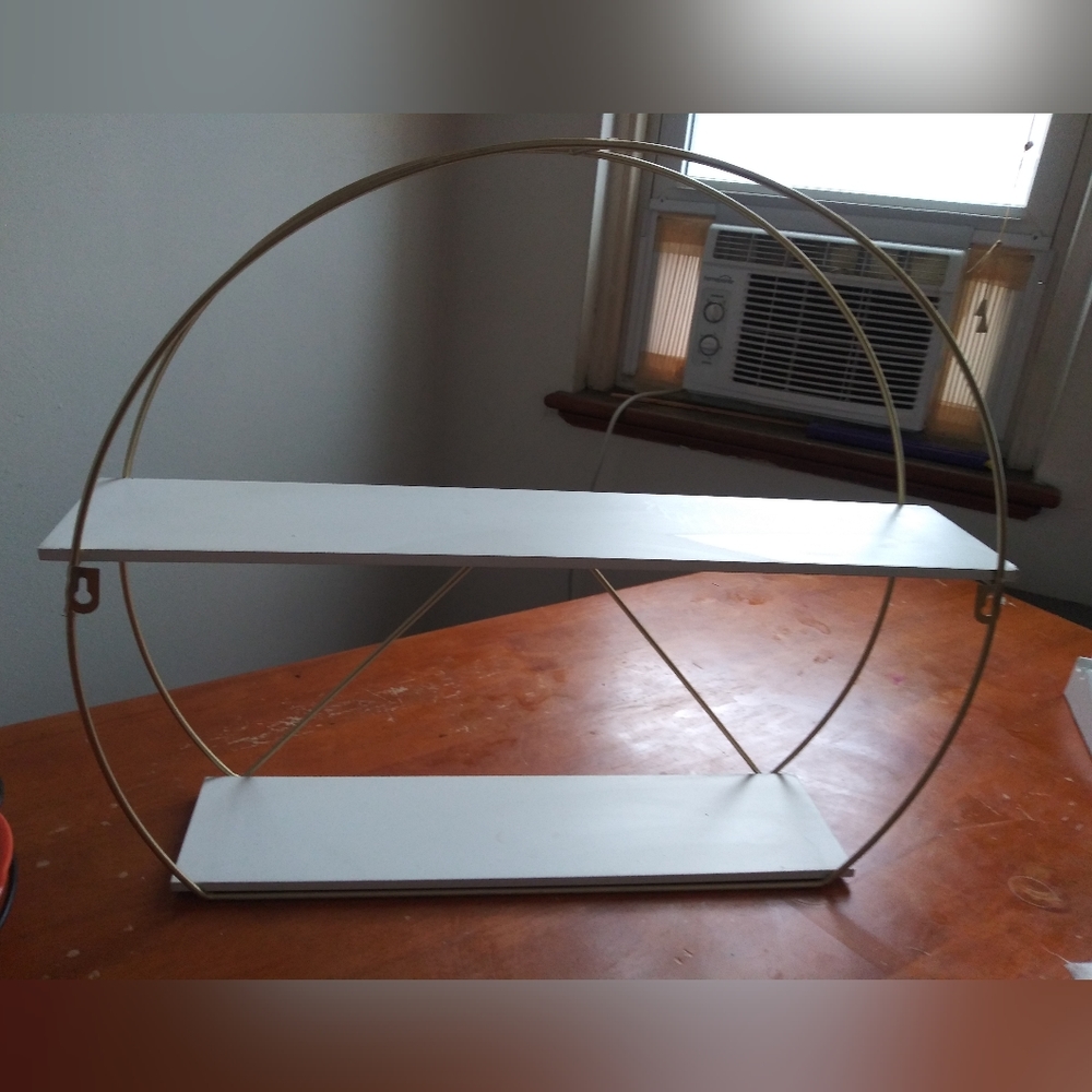 Circle wall hanging shelf